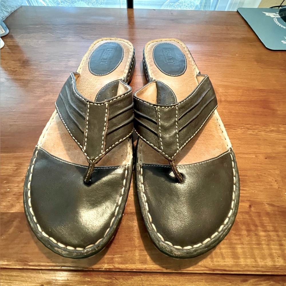 Born sandals. Dark brown. Size 9
